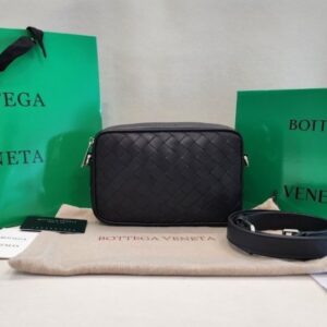 [국내배송]보테가 베네타 인트레치아토 미니 카메라백 168-291