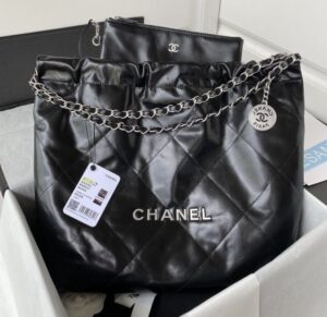 [국내배송]샤넬 22백 미듐 블랙 은장 AS3261