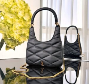 [국내배송]생로랑 퀼팅 세이드 호보백 블랙