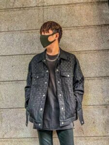 [국내배송]샤넬 로고 블랙 자켓