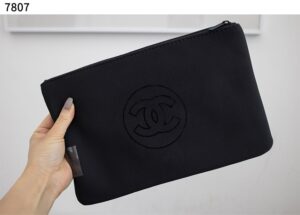 [국내배송]샤넬 프리시전 파우치 클러치