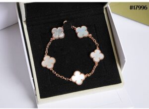 [국내배송]반클리프&에펠 알함브라 브레이슬릿 화이트